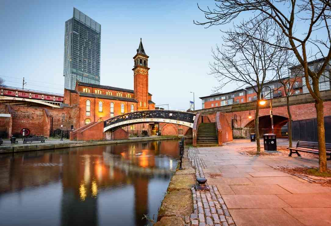 Living in Manchester : an expat city guide