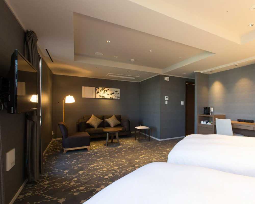 osaka hotels