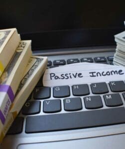 how do blogs make money