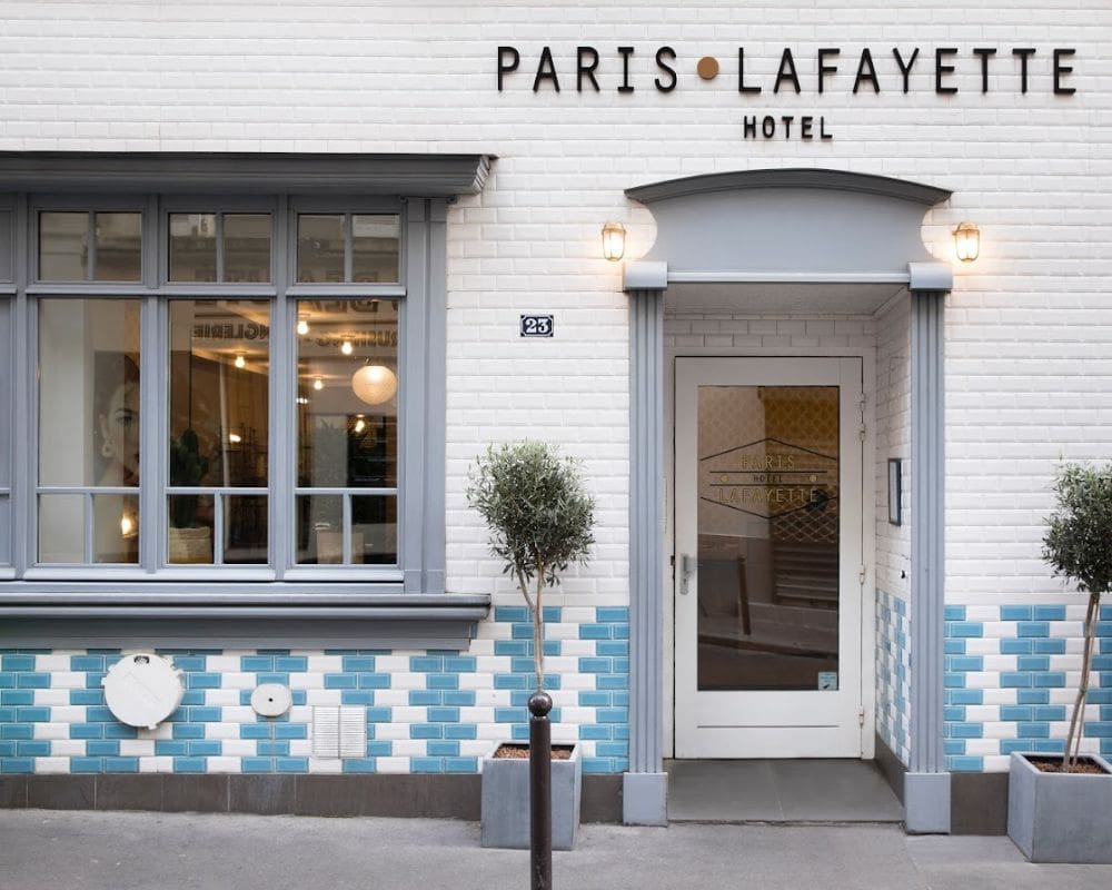 paris solo travel